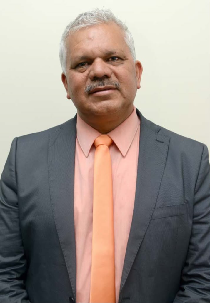 Dr.Oscar Mena Redondo